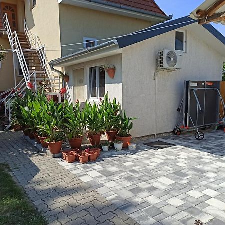 Aniko Apartmanhaz Balatonföldvár Exteriör bild