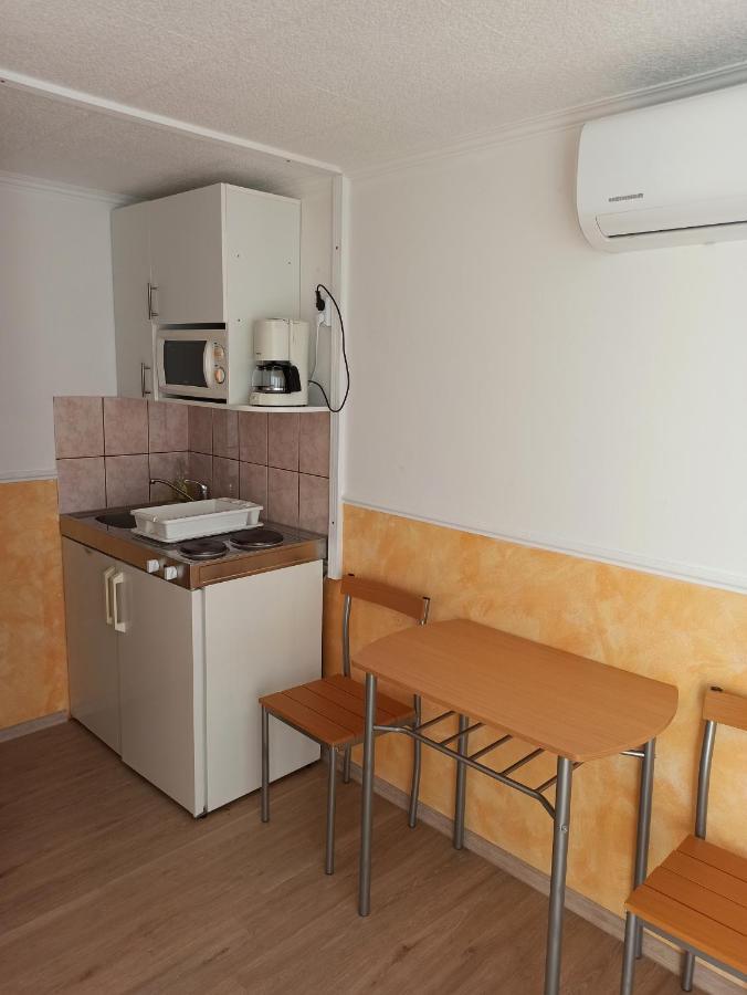 Aniko Apartmanhaz Balatonföldvár Exteriör bild