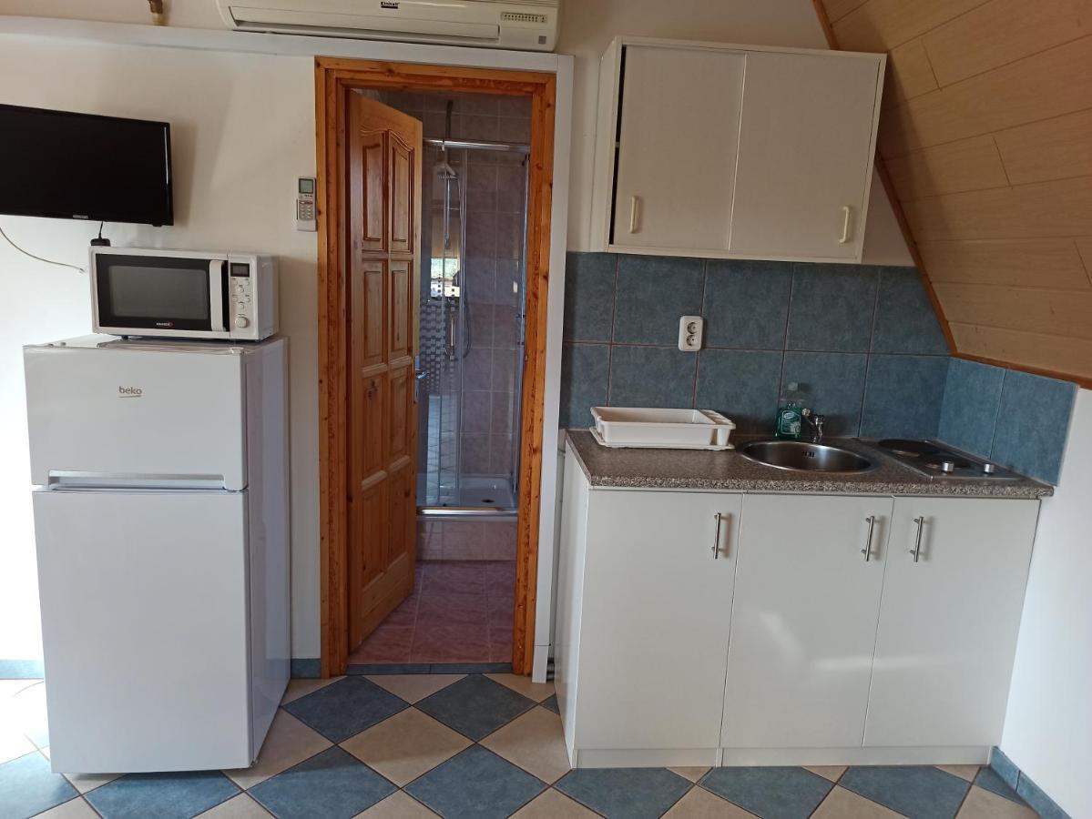 Aniko Apartmanhaz Balatonföldvár Exteriör bild