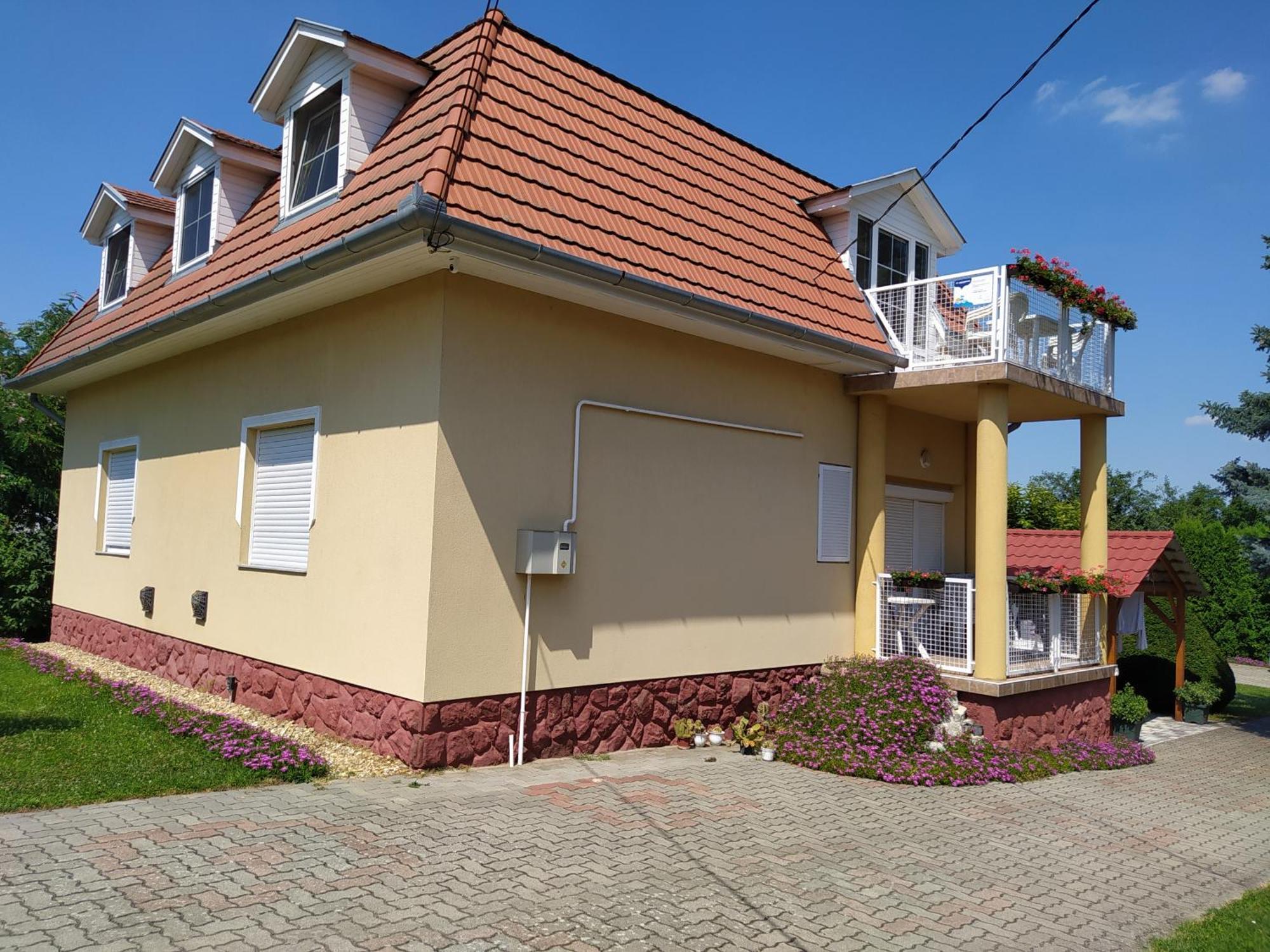 Aniko Apartmanhaz Balatonföldvár Exteriör bild