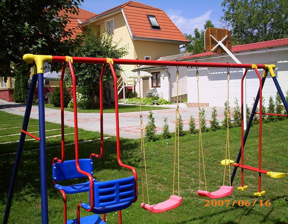 Aniko Apartmanhaz Balatonföldvár Exteriör bild