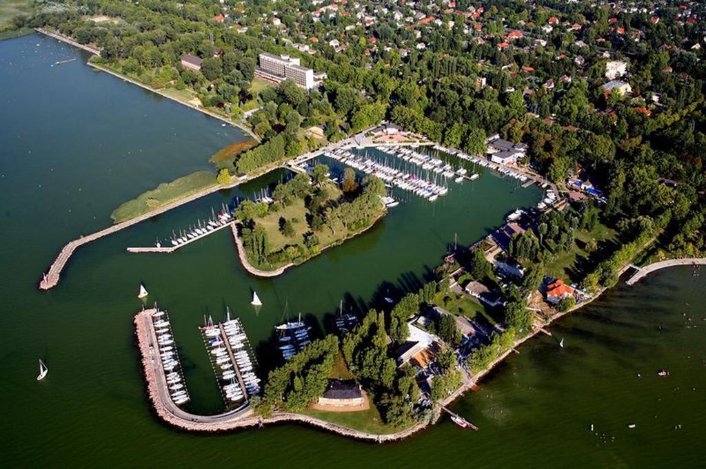 Aniko Apartmanhaz Balatonföldvár Exteriör bild