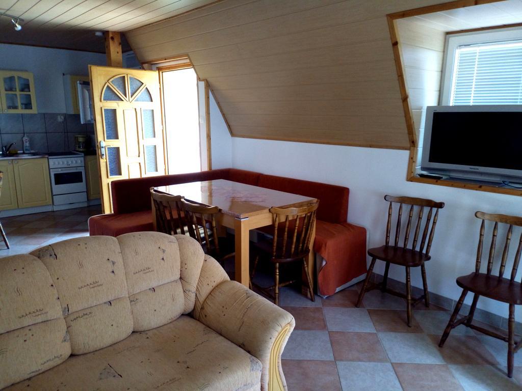 Aniko Apartmanhaz Balatonföldvár Exteriör bild
