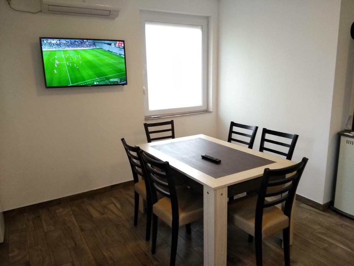 Aniko Apartmanhaz Balatonföldvár Exteriör bild